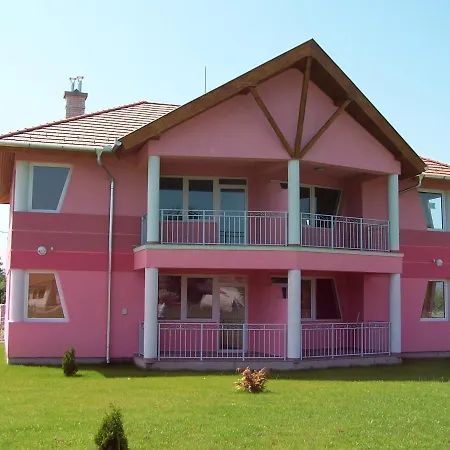 Lägenhet Liget Apartmanhaz *