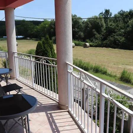 Appartement Liget Apartmanhaz *