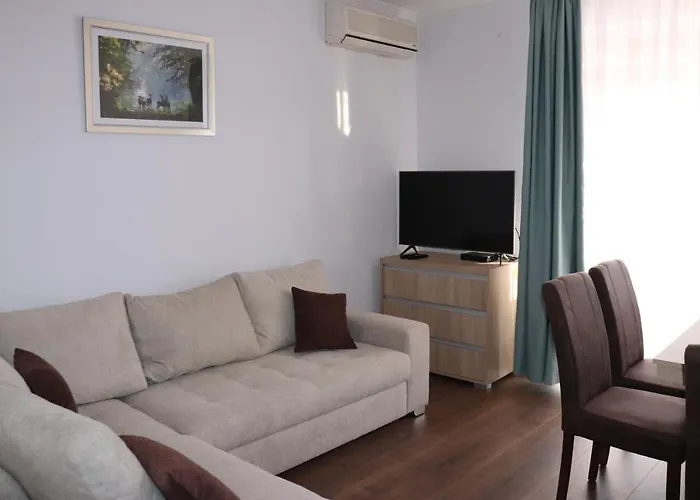 Appartamento Liget Apartmanhaz Kehidakustány
