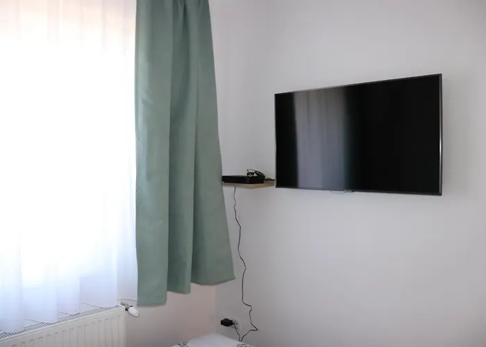 Liget Apartmanhaz Kehidakustány