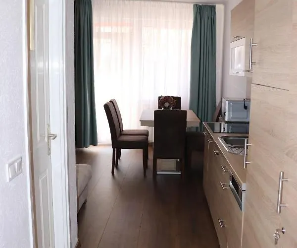 Apartment Liget Apartmanhaz Kehidakustány
