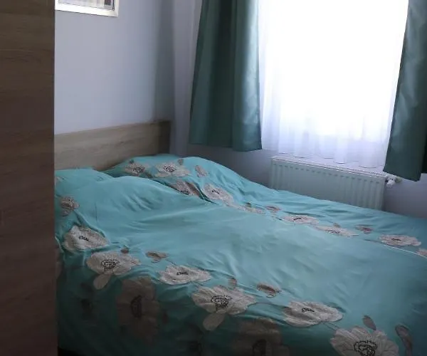 דירה Liget Apartmanhaz