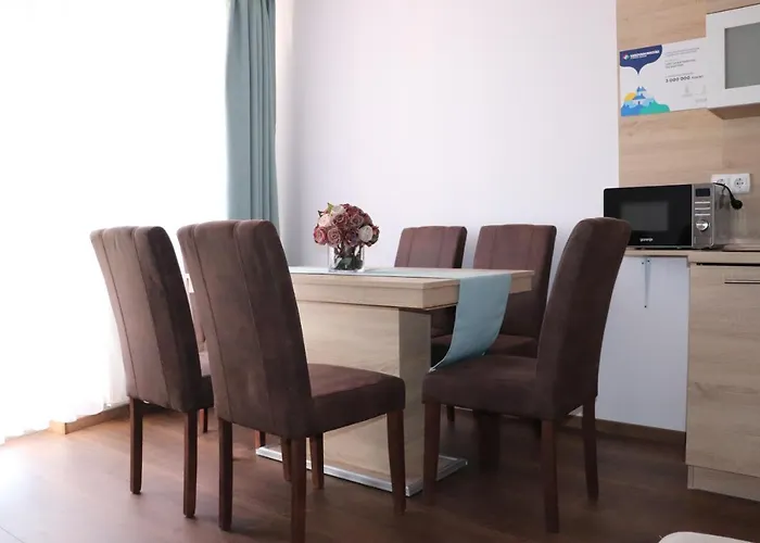 Liget Apartmanhaz דירה Kehidakustány