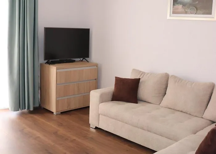 Liget Apartmanhaz Kehidakustány